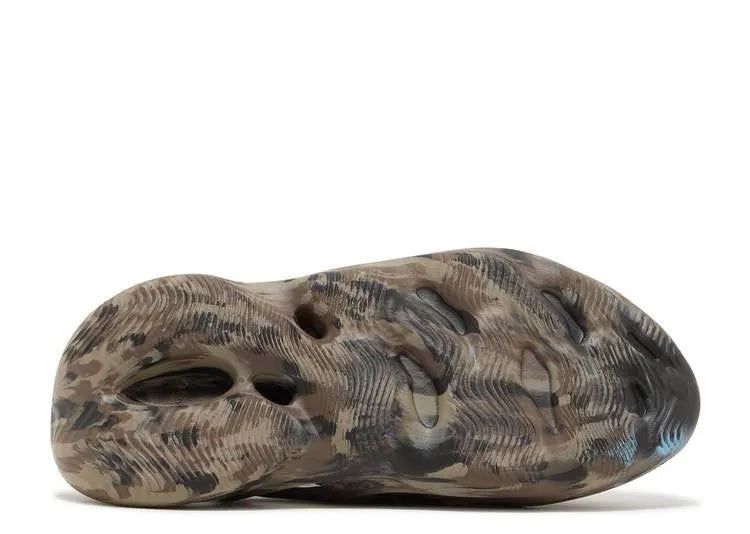 Yeezy Foam RNNR MX Cinder - HIDEOUT