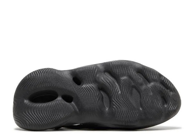 Yeezy Foam RNNR Onyx - HIDEOUT
