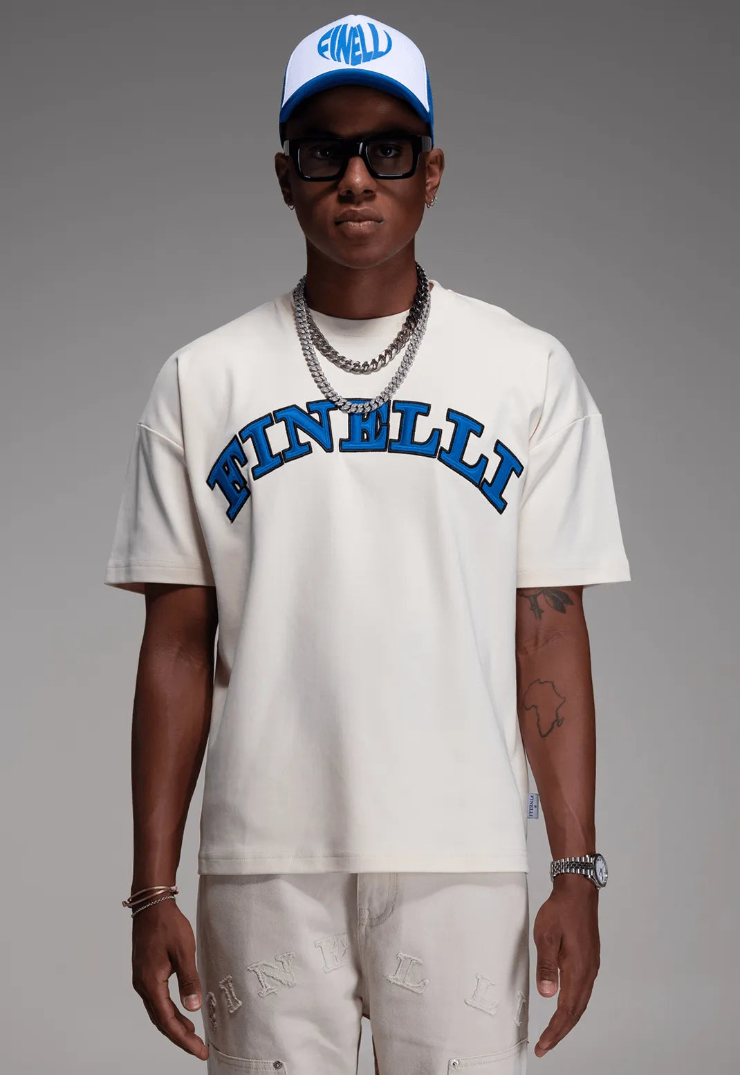 FINELLI Connecting Hands Artwork T-Shirt - HIDEOUT