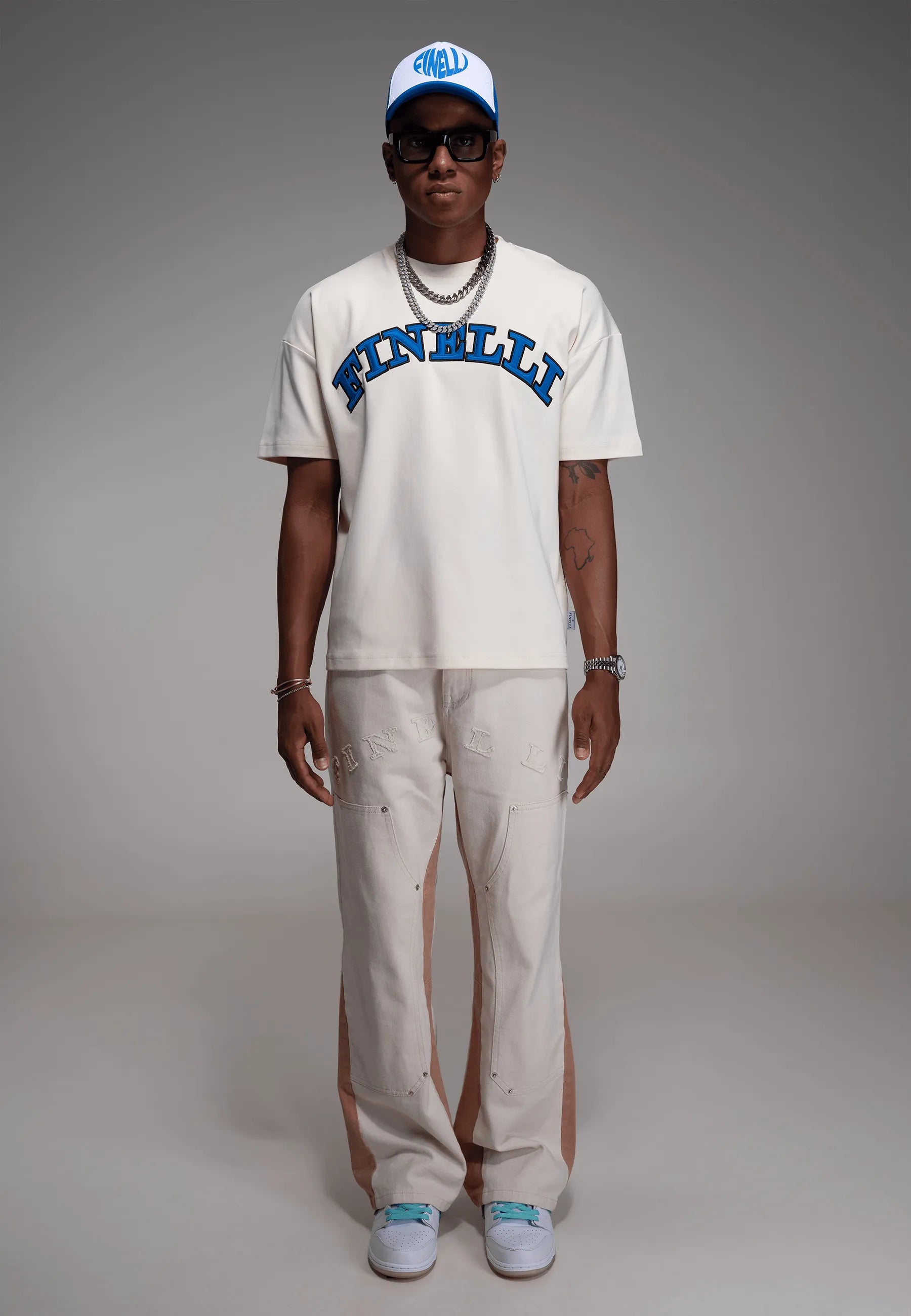 FINELLI Connecting Hands Artwork T-Shirt - HIDEOUT