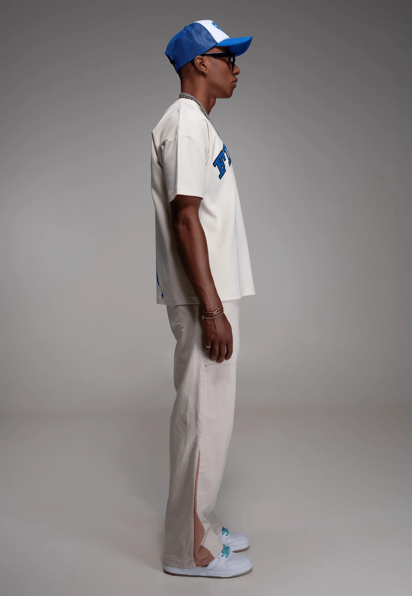 FINELLI Connecting Hands Artwork T-Shirt - HIDEOUT