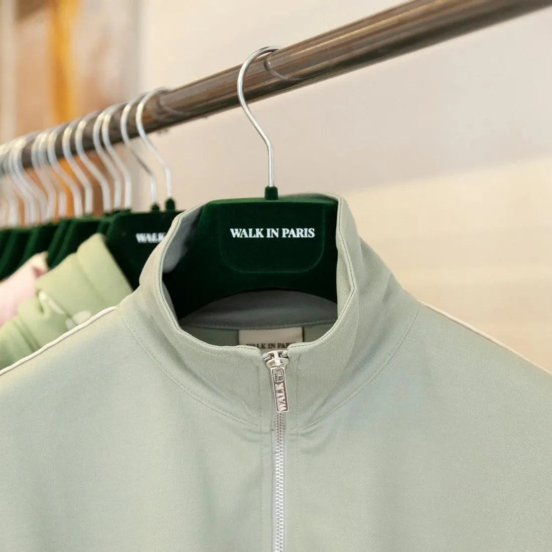 LA VESTE DE JOGGING TILLEUL - HIDEOUT