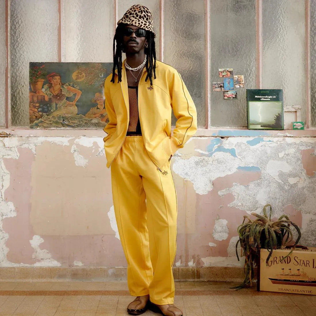 LE PANTALON DE JOGGING JAUNE - HIDEOUT