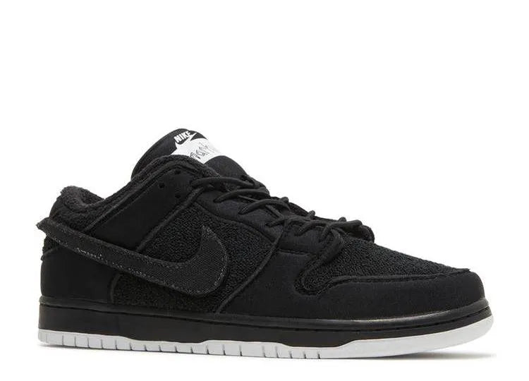 Nike SB Dunk Low Gnarhunters - HIDEOUT