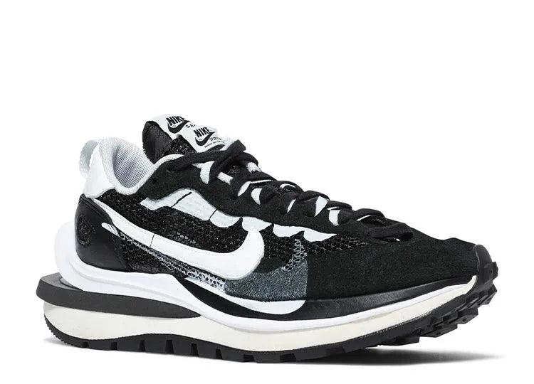 Nike Vaporwaffle Sacaï Black & White - HIDEOUT