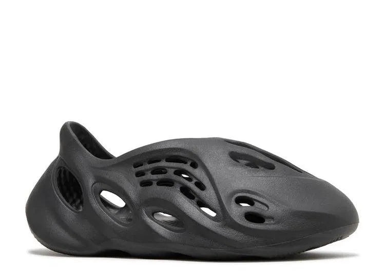 Yeezy Foam RNNR Onyx - HIDEOUT