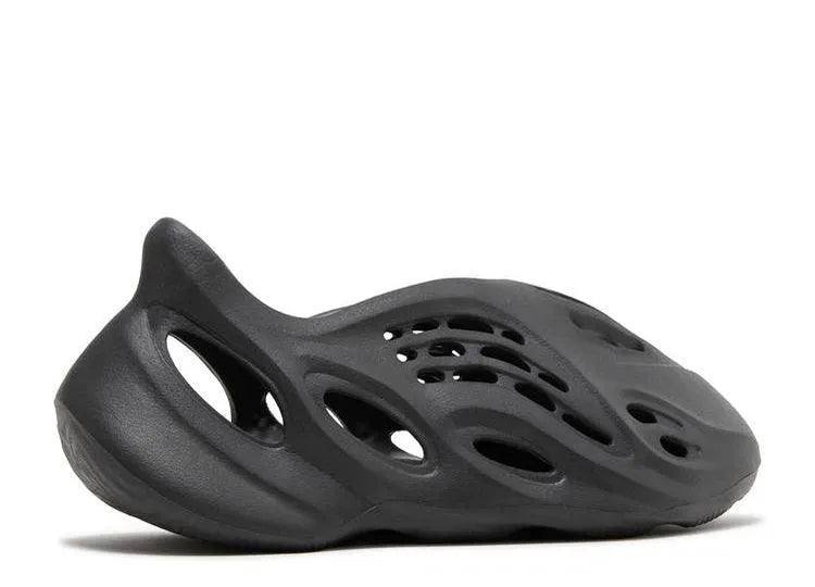 Yeezy Foam RNNR Onyx - HIDEOUT