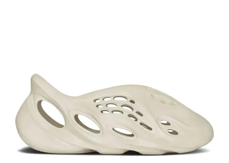 Yeezy Foam RNNR Sand - HIDEOUT