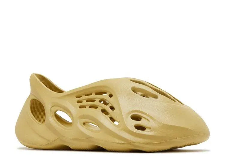 Yeezy Foam RNNR Sulfur - HIDEOUT