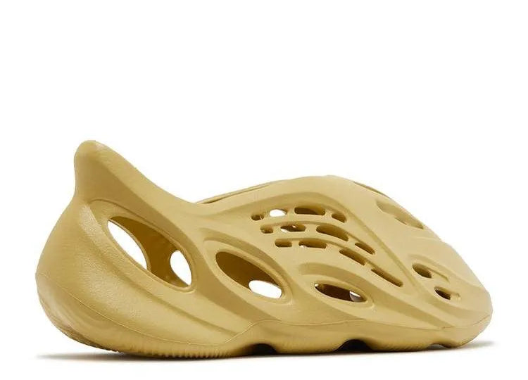 Yeezy Foam RNNR Sulfur - HIDEOUT