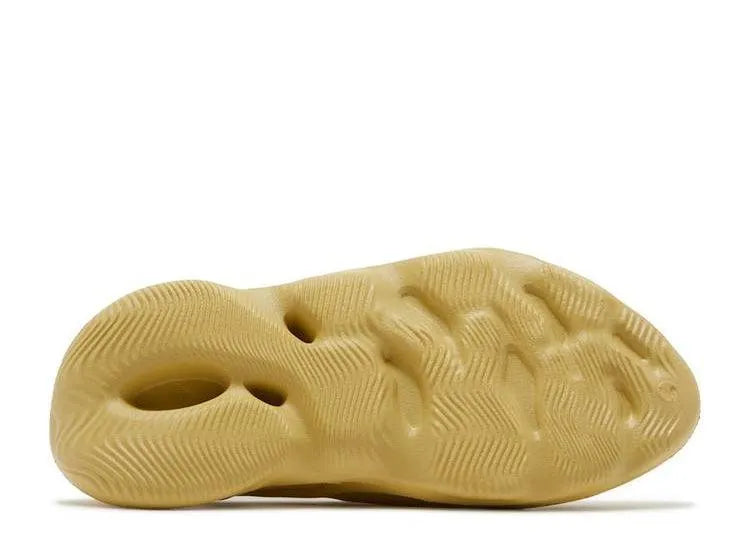 Yeezy Foam RNNR Sulfur - HIDEOUT
