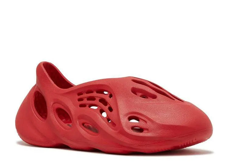 Yeezy Foam RNNR Vermillon - HIDEOUT