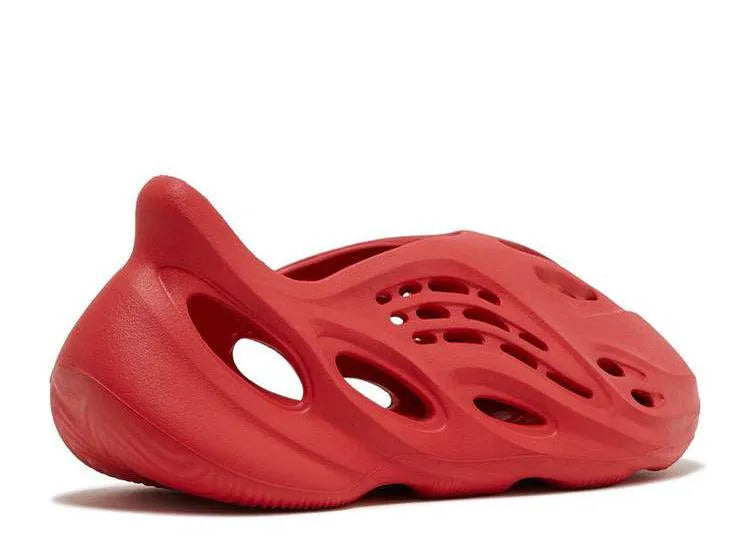 Yeezy Foam RNNR Vermillon - HIDEOUT